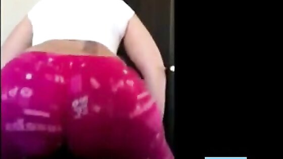 Amazing Pawg shaking