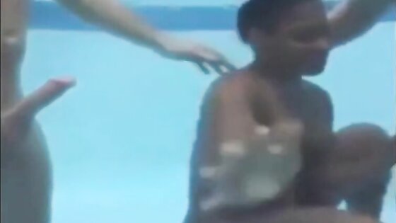 black woman  sucking 2 cocks underwater