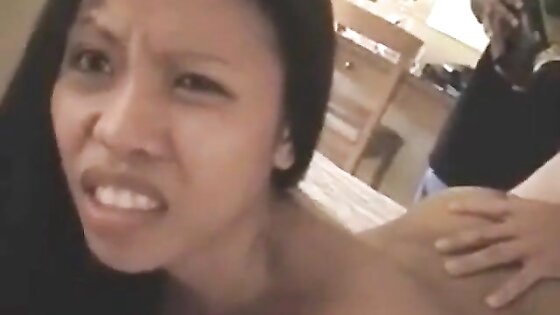 FILIPINA BAR GIRL Jas Fucks in front of friends