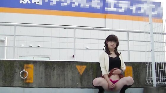 Japanese Crossdresser Outdoor Flashing.