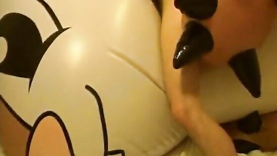 Giant inflatable toy humping cum