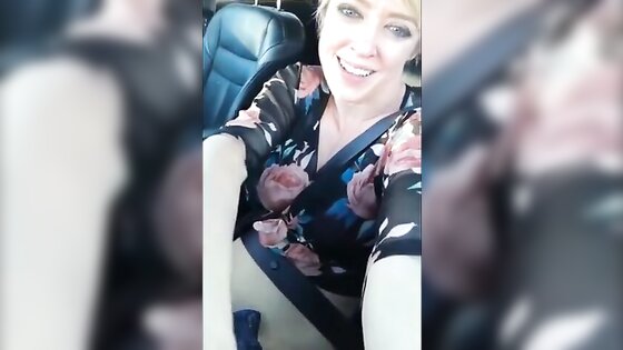 solo Milf car orgasm