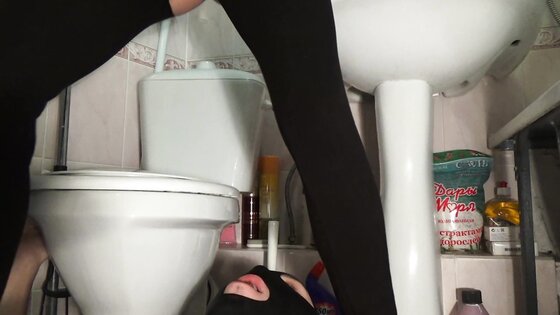 Emily scat living toilet - bizarropornos.com