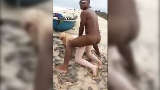 They Take Turns Taking Dick On The Beach