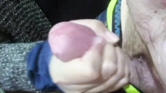 Amateur handjob cumshot