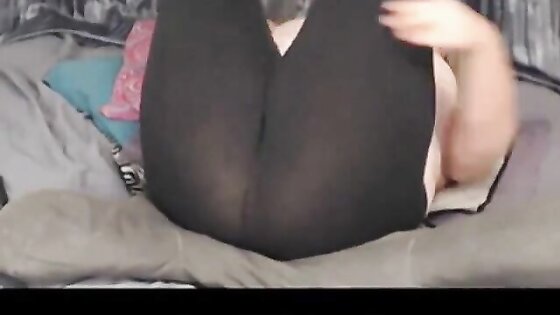 Big woman teases in leggings