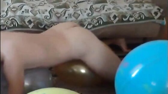 Balloon play popping humping cum