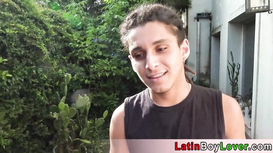 Amateur latin teen fucked BB by the gardener outdoor