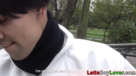 Amateur latin skater Leo accepting a strangers offer