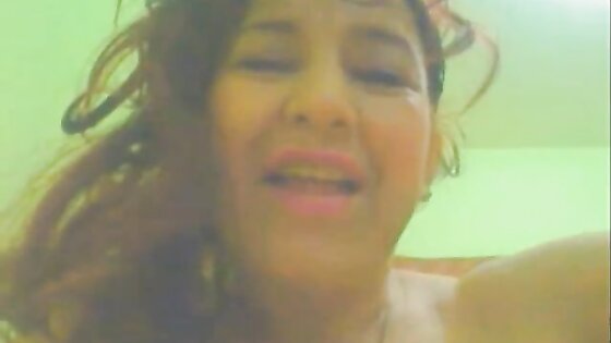 Webcam - juicy Colombian Milf teasing (no sound) 3