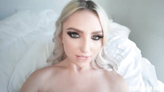 Stepdaughter use her tight pussy to exchange the car keys