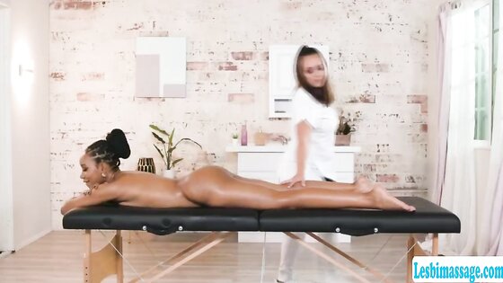 Sexy masseuse lick and massage the pussy of her ebony client