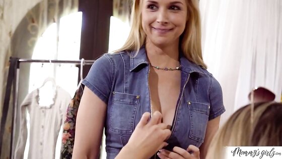 Lesbian designer Gizelle Blanco scissor sex with her stepmom