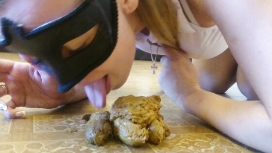 Every Pregnant Beauty Should Lick the Shit - BizarroPornos.Com